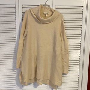 Jessica Simpson maternity sweater
